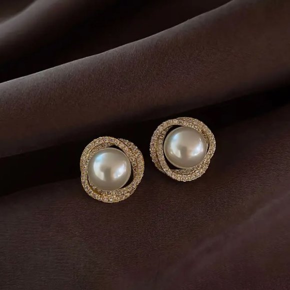 Elegant 18k Gold Plated Pearl Stud Spiral Rhinestones Earrings - Picture 5 of 8